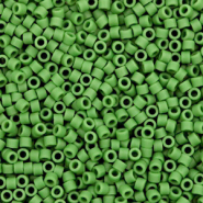 Perles Miyuki d&eacute;licas 11/0 Opaque matte green DB-754