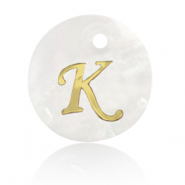 Pendentifs coquillage specials lettre K Dor&eacute;-blanc (couleur naturelle)