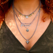 Sets d'inspiration Colliers superposés ; la tendance de 2018 !