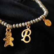 Sets d'inspiration Décorez vos magnifiques bracelets en perles à facettes avec les breloques en métal DQ !