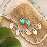 Sets d'inspiration Colliers et boucles d’oreilles d’été avec des coquillages Cauri en résine