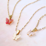 Sets d'inspiration Inspiration de bijoux avec des breloques papillon en résine et acier inox 