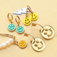 Sets d'inspiration Inspiration pour bijoux avec des breloques colorées smiley en plexx et métal DQ