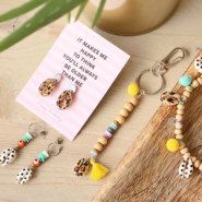 Perles / breloques Découvrez aussi notre vaste collection de perles et de pendentifs pompons !