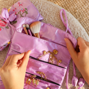 Sets d'inspiration Laissez-vous inspirer avec notre trousse à bijoux de voyage et nos présentoirs 