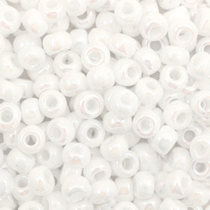Perles de rocailles Miyuki 6/0 Opaque AB white 6-471