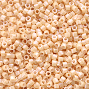 Perles Miyuki delicas 11/0 Ceylon light caramel beige DB-205