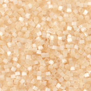 Perles Miyuki d&eacute;licas 11/0 Silk satin light topaz DB-674