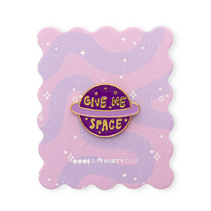 BY31&reg; Pin "Give me space" sur la carte Violet multicolore-jaune-dor&eacute;