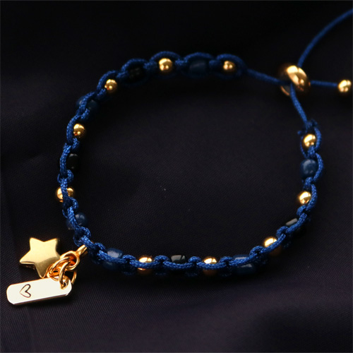 Cr&eacute;ez des bracelets festifs avec la nouvelle collection de m&eacute;tal DQ !