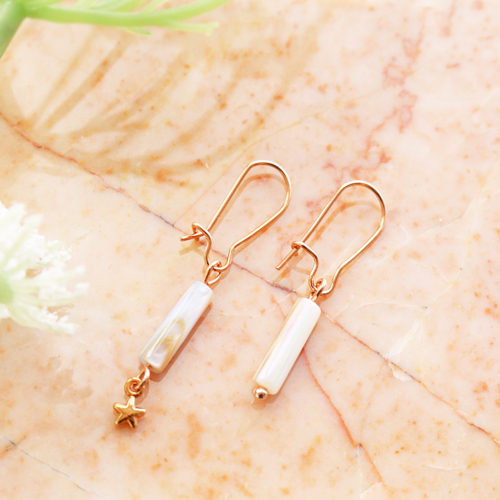 Bijoux d'&eacute;t&eacute; avec des perles coquillage tube