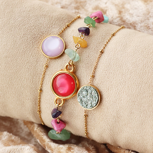 Soyez cr&eacute;atifs ! D&eacute;couvrez ici comment cr&eacute;er de magnifiques bracelets, boucles d&rsquo;oreilles et colliers avec les cabochons Polaris Elements 