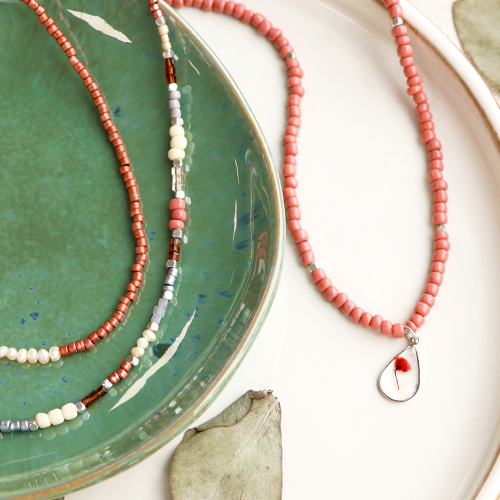 Inspiration pour la confection de bijoux minimalistes aux superbes couleurs de l&rsquo;hiver