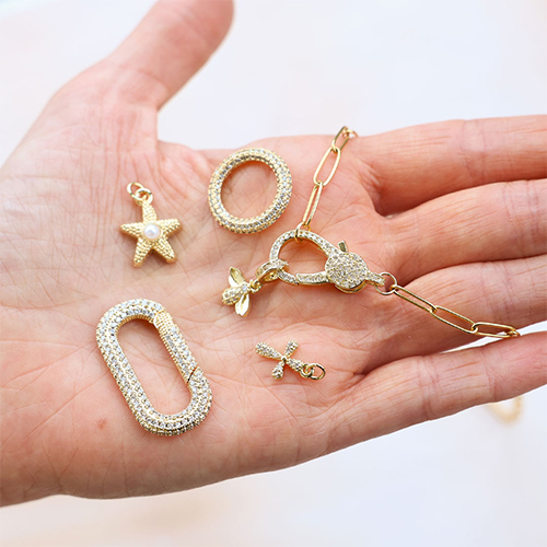 Tout juste arriv&eacute; ! Breloques et fermoirs en m&eacute;tal TQ 