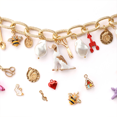 Laissez-vous inspirer avec des breloques en m&eacute;tal