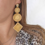 Boucles d&rsquo;oreilles en style soutache avec pendentifs au crochet et m&eacute;tal DQ 