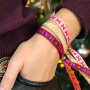 Cr&eacute;ez des bracelets et cadeaux festifs avec le ruban BY31&reg; & des grelots