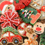 Mix & match : broches de No&euml;l aux formes festives