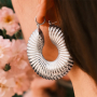 Inspiration autour des boucles d&rsquo;oreilles audacieuses 