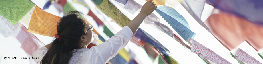 Girls Support Girls collection | 50% de don à Free a Girl Girls Support Girls collection | 50% de don à Free a Girl