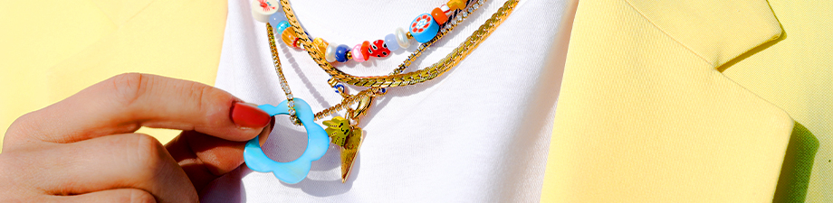 D&eacute;couvrez les perles nacr&eacute;es et polym&egrave;re color&eacute;es