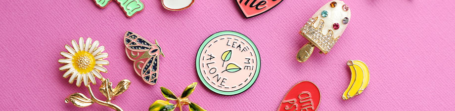 Nouvelle collection colorée de broches et pins Nouvelle collection colorée de broches et pins