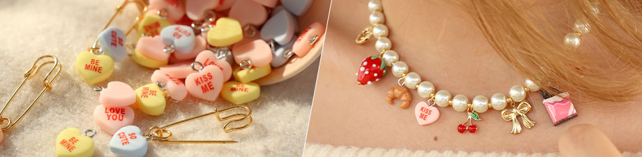 Nouvelle collection: Breloques de No&euml;l en r&eacute;sine color&eacute;es